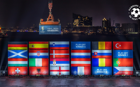 Preisregen: Die Hamburger Container-Installation zur Fußball-EM gewinnt Marketing- und Kreativ-Awards - Foto: presseportal.de