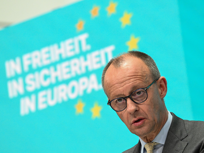 Merz hält Wagenknecht für «in einigen Themen rechtsextrem, in anderen wiederum linksextrem.» - Foto: Sebastian Gollnow/dpa