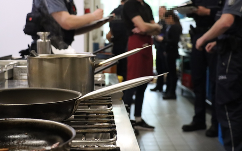 HZA-HB: Bundesweite Schwerpunktprüfung gegen Schwarzarbeit / Zoll überprüft Hotellerie und Gastronomie - Foto: presseportal.de