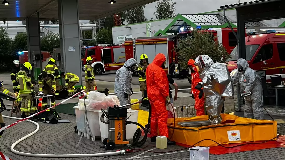 FW Ense: Gemeinsame Übung der ABC-Einheiten aus Ense und Werl am Montagabend - Bild: presseportal.de