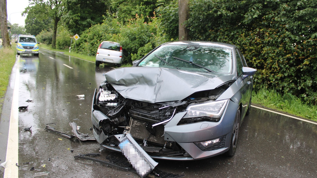 POL-RBK: Wermelskirchen - Zwei Verletzte bei Verkehrsunfall im Begegnungsverkehr - Foto: presseportal.de