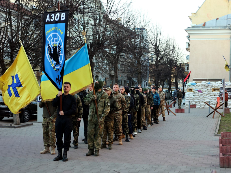 Mitglieder des in die Nationalgarde eingegliederten Regiments Asow-Prykarpattia: Die USA wollen der Asow-Brigade offenbar die Verwendung von US-Waffen gestatten. - Foto: Ukrinform/dpa