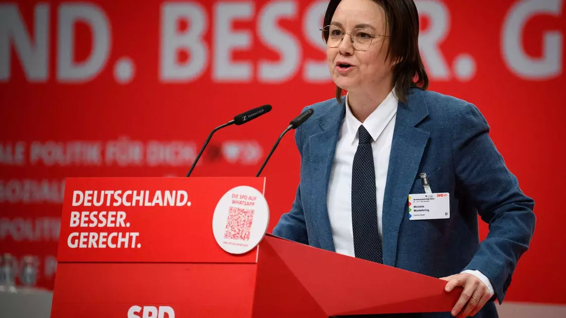 Will bis zum Ende der Legislaturperiode ihre Arbeit im Bundestag fortsetzen: Michelle Müntefering. - Bild: Bernd von Jutrczenka/dpa