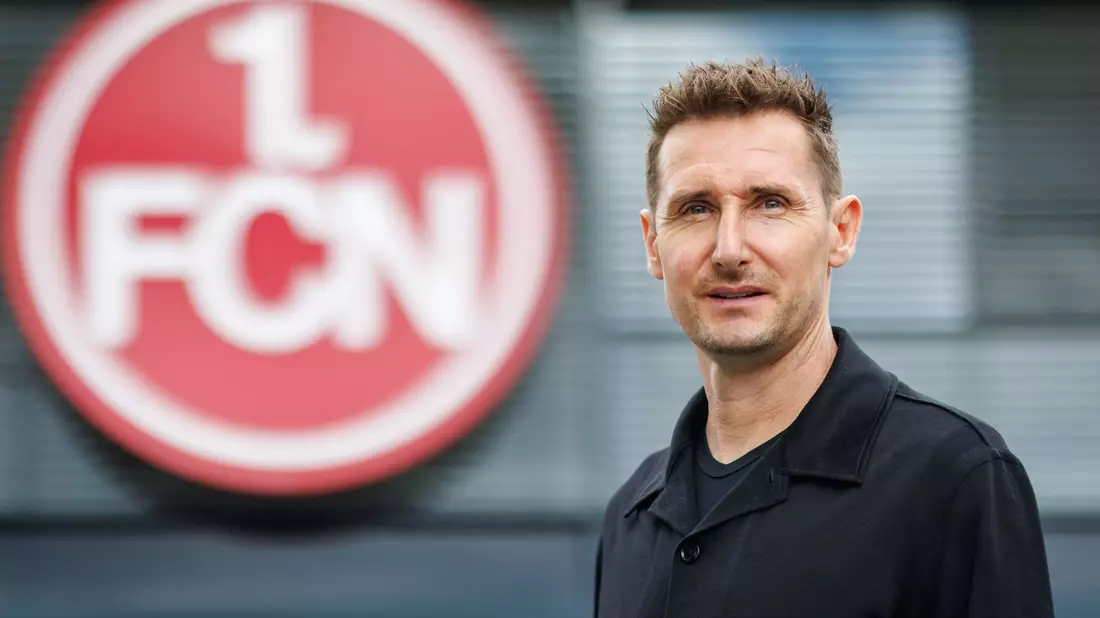Miroslav Klose ist der neue Cheftrainer des 1. FC Nürnberg. - Bild: Daniel Karmann/dpa