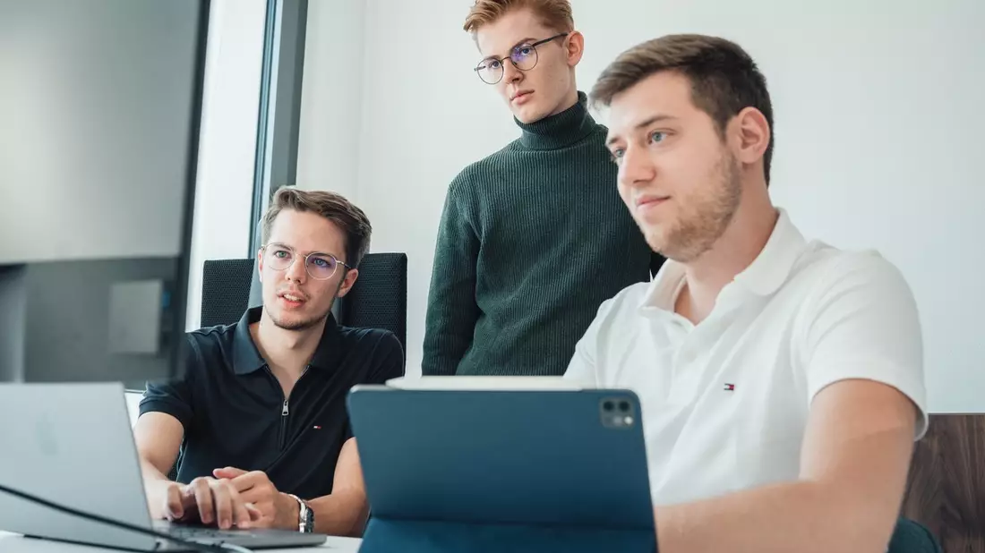Fit für die neuen Azubis - Fabio Moretti von der LearningSuite GmbH verrät, warum Unternehmen jetzt digital aufrüsten müssen - Bild: presseportal.de