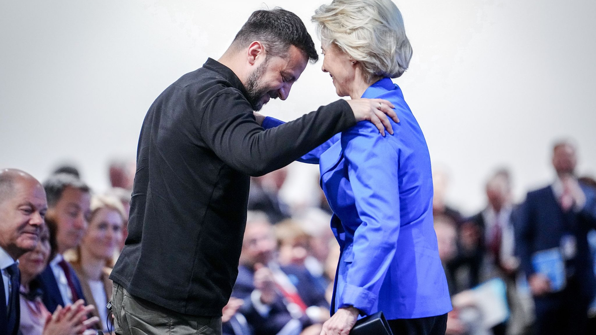 EU-Kommissionschefin Ursula von der Leyen und der ukrainische Präsident Wolodymyr Selenskyj. - Foto: Kay Nietfeld/dpa