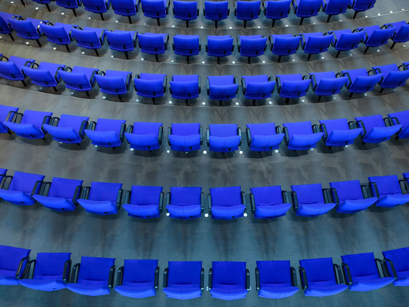 Das Fernbleiben der BSW-Abgeordneten und einem Großteil der AfD-Bundestagsfraktion während der Rede des ukrainischen Präsidenten im Bundestag hat für scharfe Kritik gesorgt (Symbolbild). - Foto: Gregor Fischer/dpa