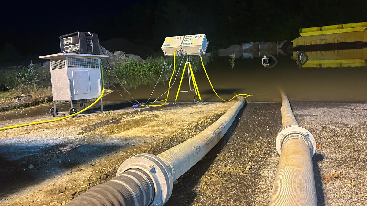 FW-MG: Gefahrenabwehr durch Feuerwehr und THW - Foto: presseportal.de