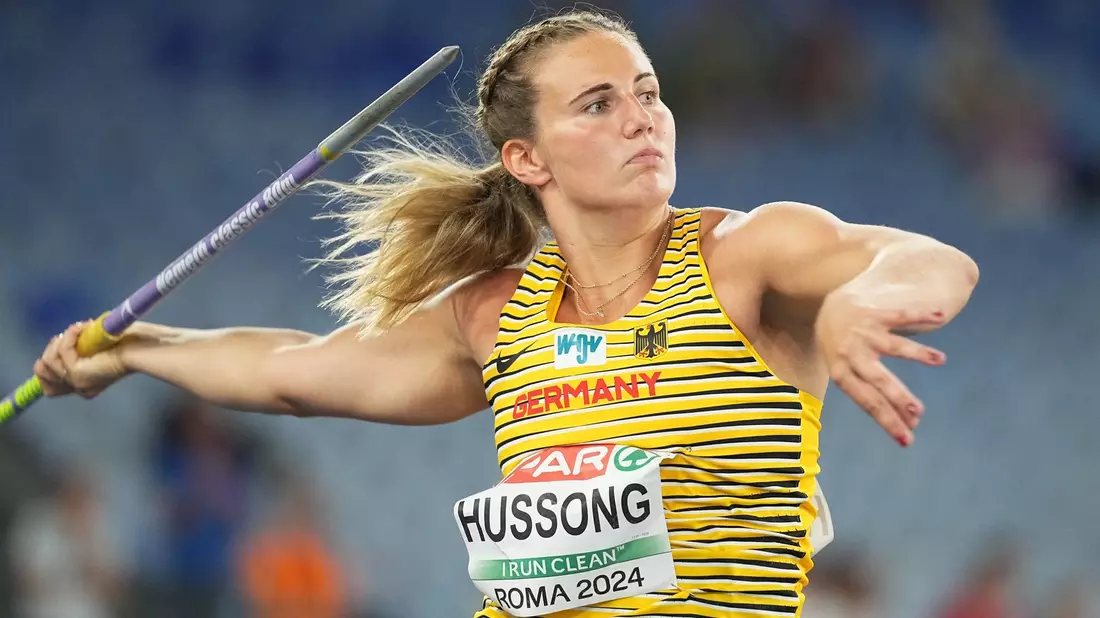 Die 30-jährige Christin Hussong warf in Rom mit 61,92 Metern ihre Saisonbestleistung. - Bild: Michael Kappeler/dpa