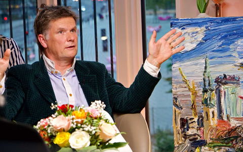 Maler Christopher Lehmpfuhl im Salon Schinkelplatz: Die Bildsprache ist das A und O - Foto: inside-wirtschaft.de