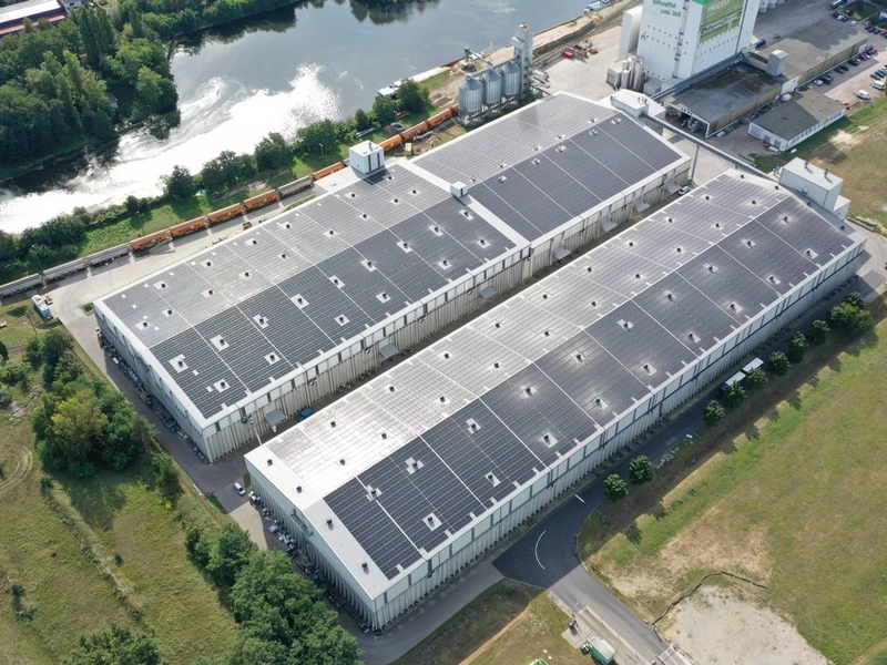 Bis zu 30° Dachneigung ohne Dachdurchdringung / Der Deutsche Hersteller für Photovoltaik-Unterkonstruktionen BK Solar System präsentiert auf der Intersolar Europe seinen Kassenschlager IROC® DP - Foto: presseportal.de