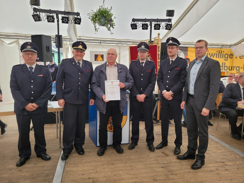 FW-KLE: Seit 70 Jahren bei der Feuerwehr - Foto: presseportal.de
