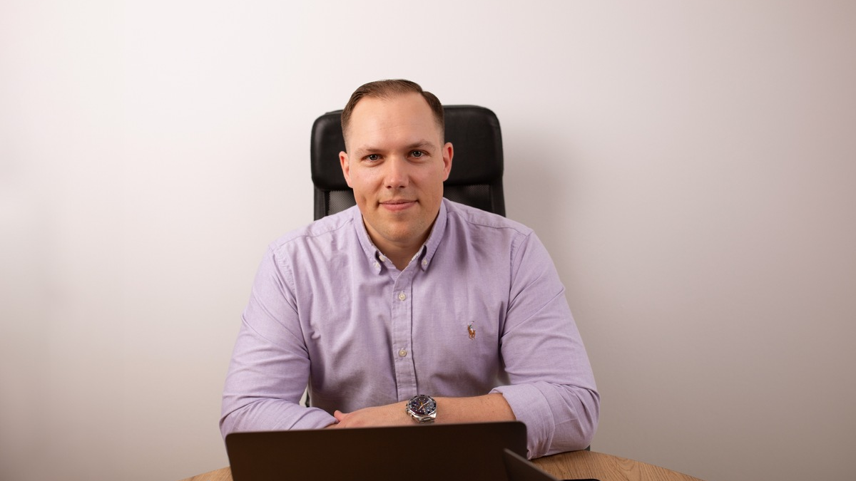 BMLR Marketing: Niklas Buchmüller gibt fünf Tipps, mit denen sich Unternehmen auf Google SGE vorbereiten, um ihre Sichtbarkeit zu verbessern - Foto: presseportal.de