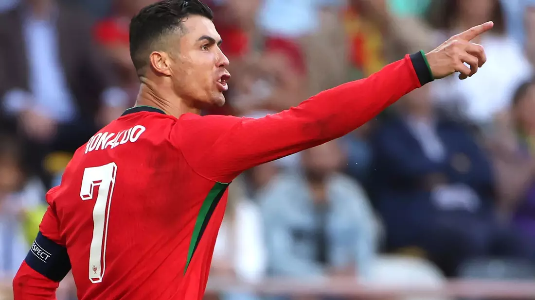 Zum sechsten Mal bei einer EM dabei: Portugals Cristiano Ronaldo. - Bild: Luis Vieira/AP