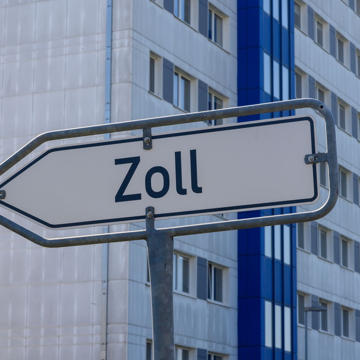 Die EU-Kommission droht mit Strafzöllen für E-Autos aus China. - Foto: Klaus-Dietmar Gabbert/dpa