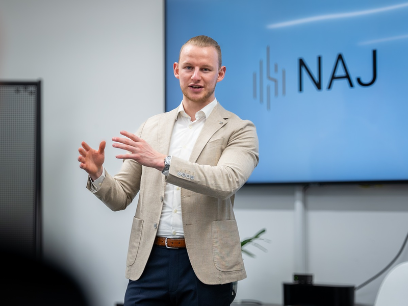 Was steckt wirklich hinter Social Recruiting? Jan Philipp Schmid von NAJ Agency klärt auf, weshalb diese Methode nun mehr Pflicht als Optional ist - Foto: presseportal.de