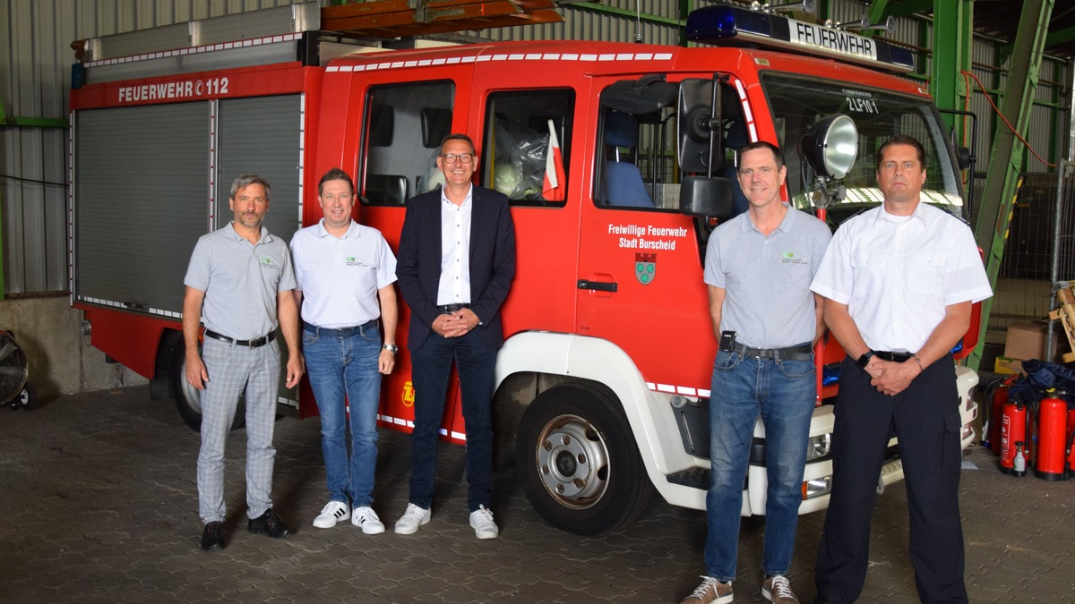 FW Burscheid: Über Grenzen hinweg helfen - Burscheider Löschfahrzeug geht in die Ukraine - Foto: presseportal.de