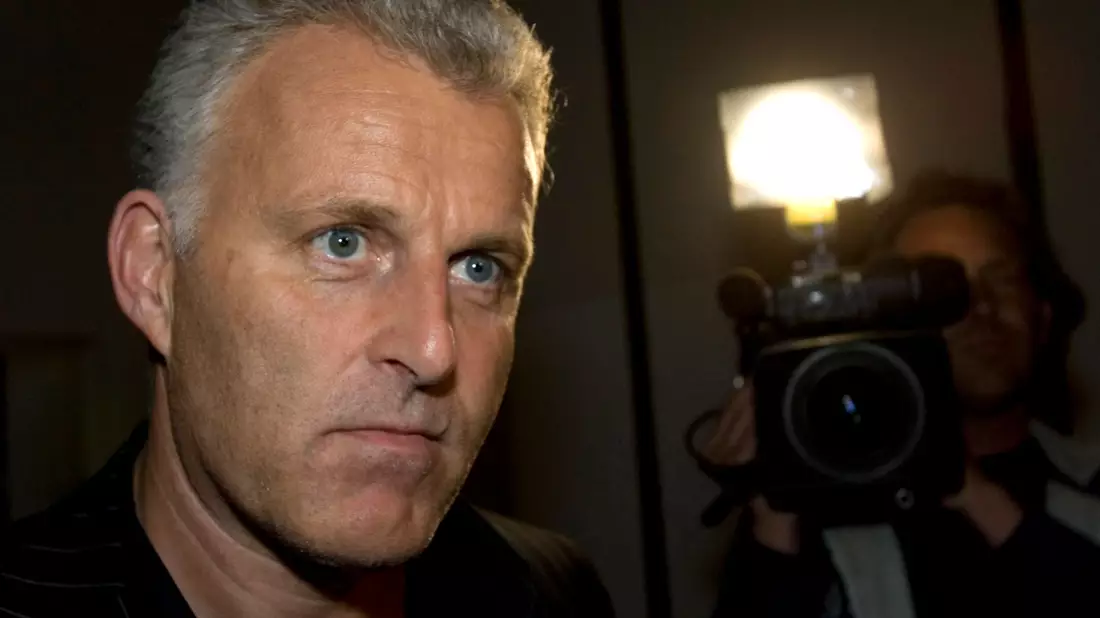 Der niederländische Kriminalreporter Peter R. de Vries wurde im Jahr 2021 im Zentrum von Amsterdam erschossen. - Bild: Peter Dejong/AP