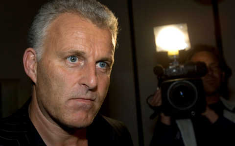 Der niederländische Kriminalreporter Peter R. de Vries wurde im Jahr 2021 im Zentrum von Amsterdam erschossen. - Foto: Peter Dejong/AP Der niederländische Kriminalreporter Peter R. de Vries wurde im Jahr 2021 im Zentrum von Amsterdam erschossen. - Foto: Peter Dejong/AP