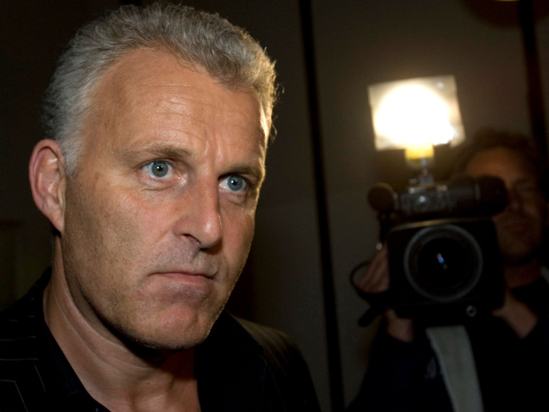 Der niederländische Kriminalreporter Peter R. de Vries wurde im Jahr 2021 im Zentrum von Amsterdam erschossen. - Foto: Peter Dejong/AP