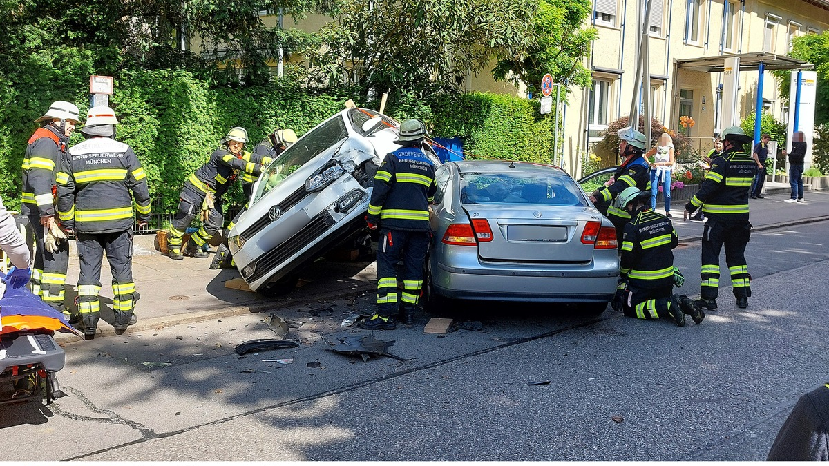 FW-M: Missglücktes Wendemanöver (Bogenhausen) - Foto: presseportal.de