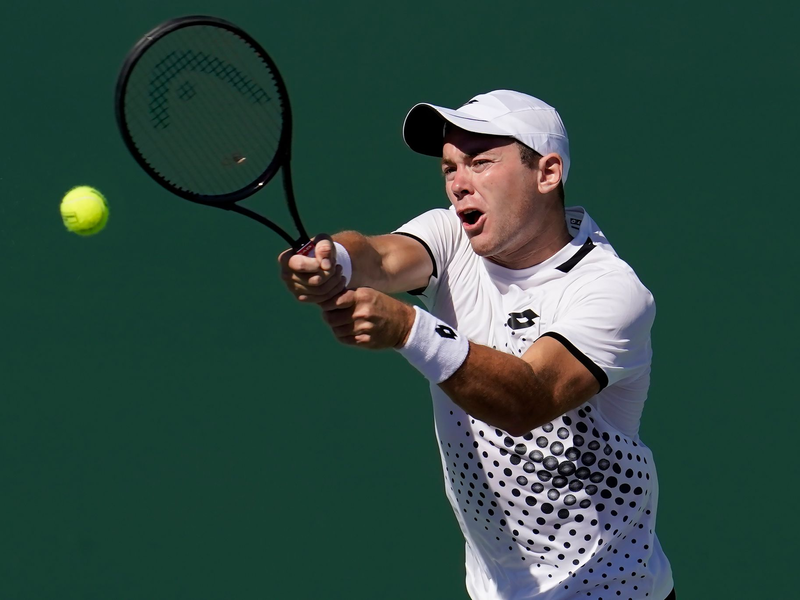 Für Dominik Koepfer ist das Turnier in Stuttgart beendet. - Foto: Marcio Jose Sanchez/AP/dpa