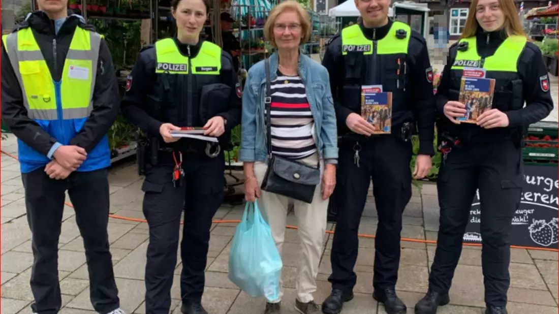 POL-GÖ: (232/2024) Studierende planen gezielte Präventionsaktion zum Thema Taschendiebstahl für Seniorinnen und Senioren in Hann. Münden - Bild: presseportal.de