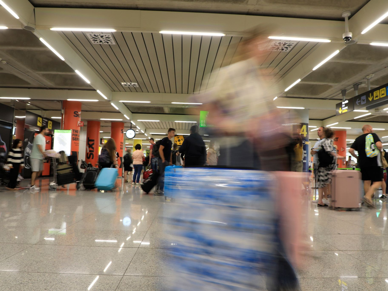 Unwetter haben für Chaos auf dem Flughafen von Mallorca gesorgt (Archivbild). - Foto: Clara Margais/dpa