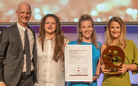 Erfolgreiche Franchisepartnerin und innovativer Newcomer: Marion Scheiterer und MyPelvi wurden ausgezeichnet - Foto: presseportal.de