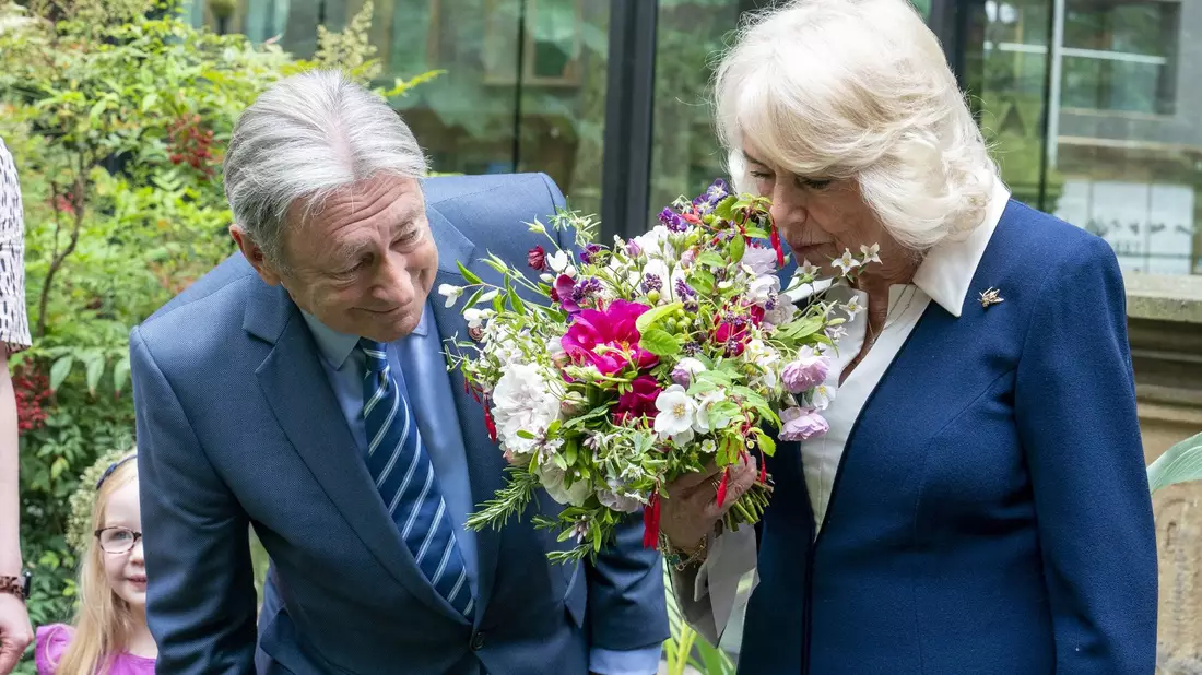 Königin Camilla muss nach ihrer Atemwegsinfektion erneut einen Termin aussetzen.  - Bild: Arthur Edwards/The Sun/PA Wire/dpa
