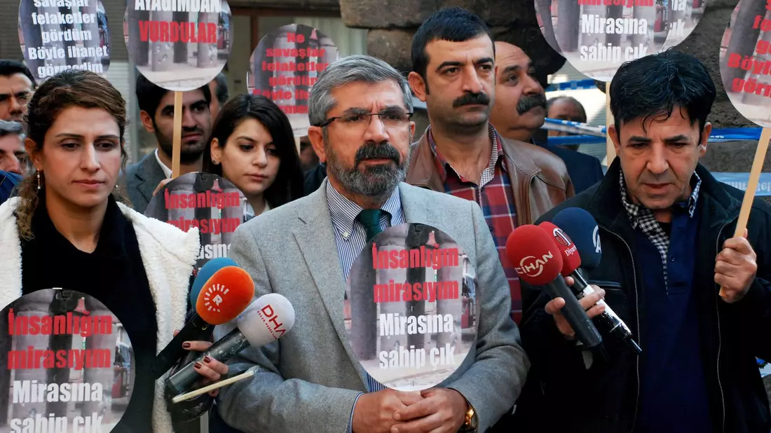 Der Friedensaktivist war im November 2015 in Diyarbakir getötet worden. - Bild: Str/dpa