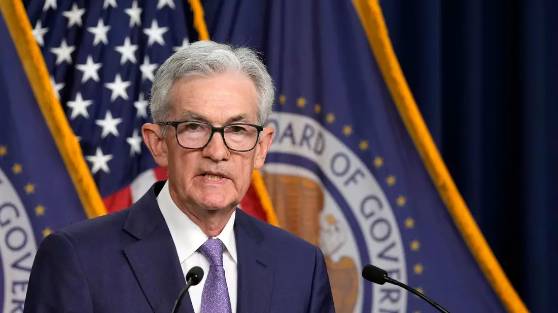 Die US-Notenbank Fed deutet für das laufende Jahr nur eine Zinssenkung an - eine Abkehr von den bisher drei prognostizierten Zinsschritten. Alle seien sich einig, dass das weitere Vorgehen von den Daten abhängen werde, sagte Fed-Chef Jerome Powell. - Bild: Susan Walsh/AP