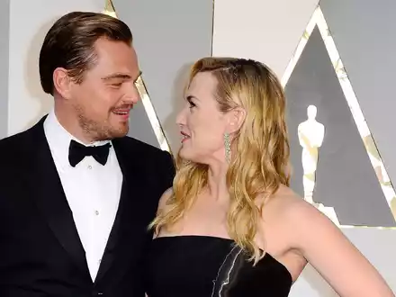 Hatten ein schmieriges Kuss-Erlebnis: Leonardo DiCaprio und Kate Winslet. - Foto: Mike Nelson/EPA/dpa
