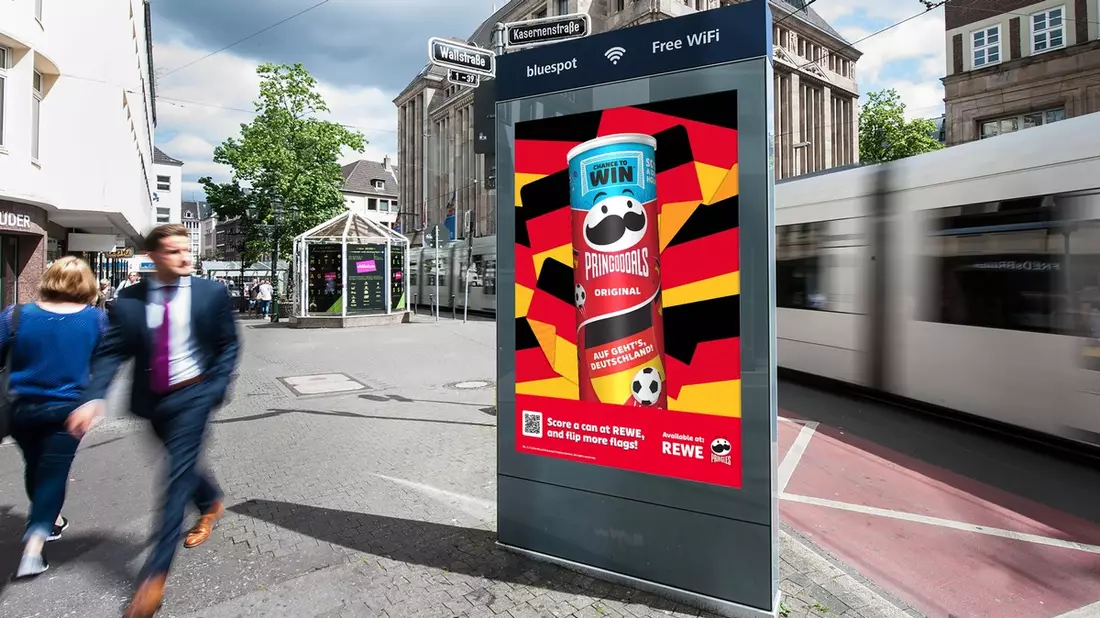 #PringlesFlipFlag: Fans können digitale Werbeflächen von Pringles in Echtzeit steuern, um ihre Mannschaft zu unterstützen - Bild: presseportal.de