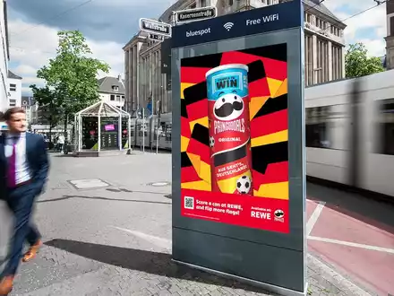 #PringlesFlipFlag: Fans können digitale Werbeflächen von Pringles in Echtzeit steuern, um ihre Mannschaft zu unterstützen - Foto: presseportal.de