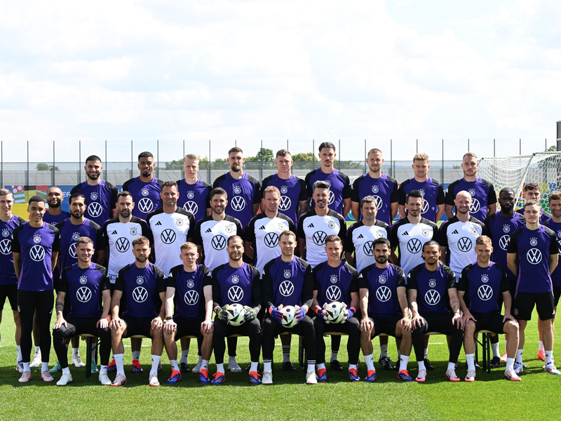 Das offizielle Mannschaftsfoto des DFB-Teams. - Foto: Federico Gambarini/dpa