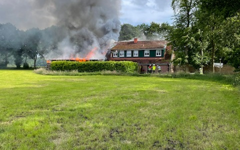 POL-WHV: Brand eines Carports in Bockhorn führt zu Wohnhausunbewohnbarkeit - Foto: presseportal.de