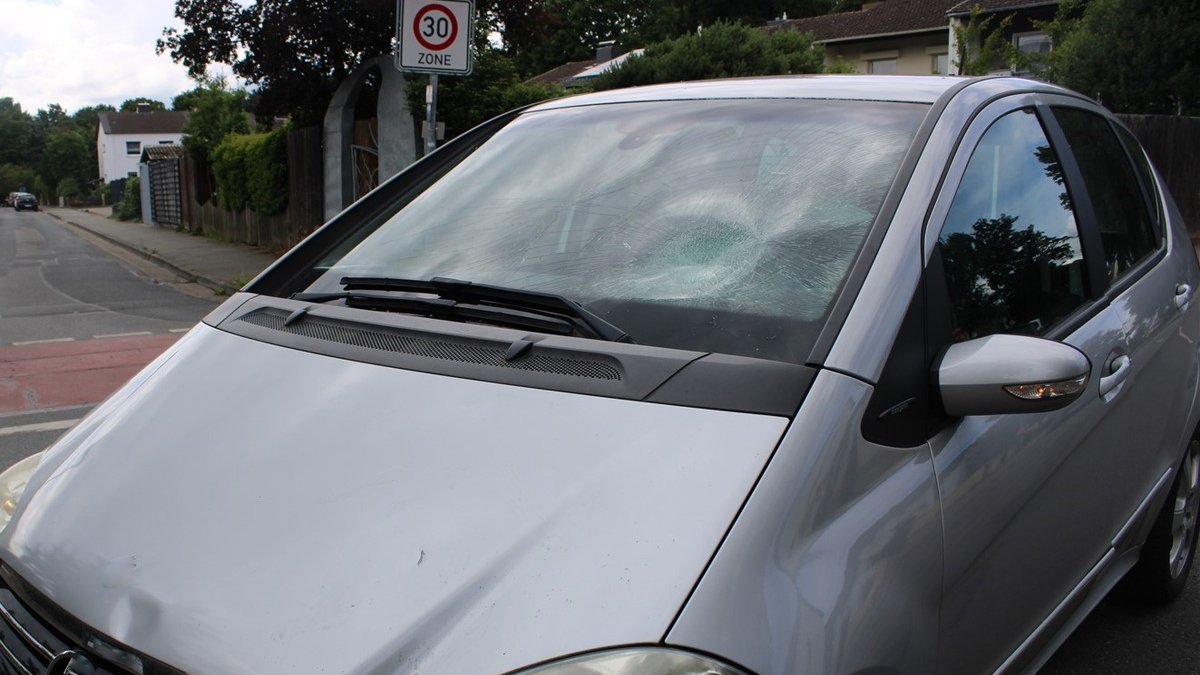 POL-MI: Pkw und Radfahrer (12) kollidieren in Bärenkämpen - Foto: presseportal.de