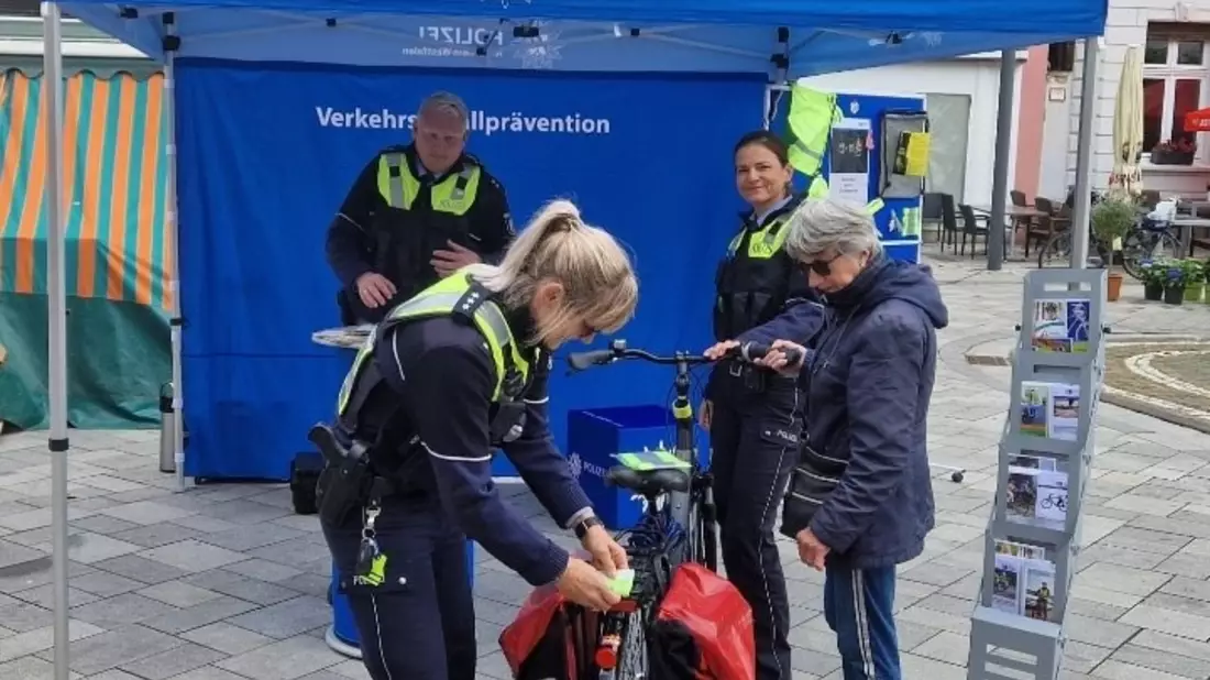 POL-WAF: Ahlen. Aktionstag Mobilität im Wandel gelungen - Viele Antworten auf viele Fragen - Bild: presseportal.de
