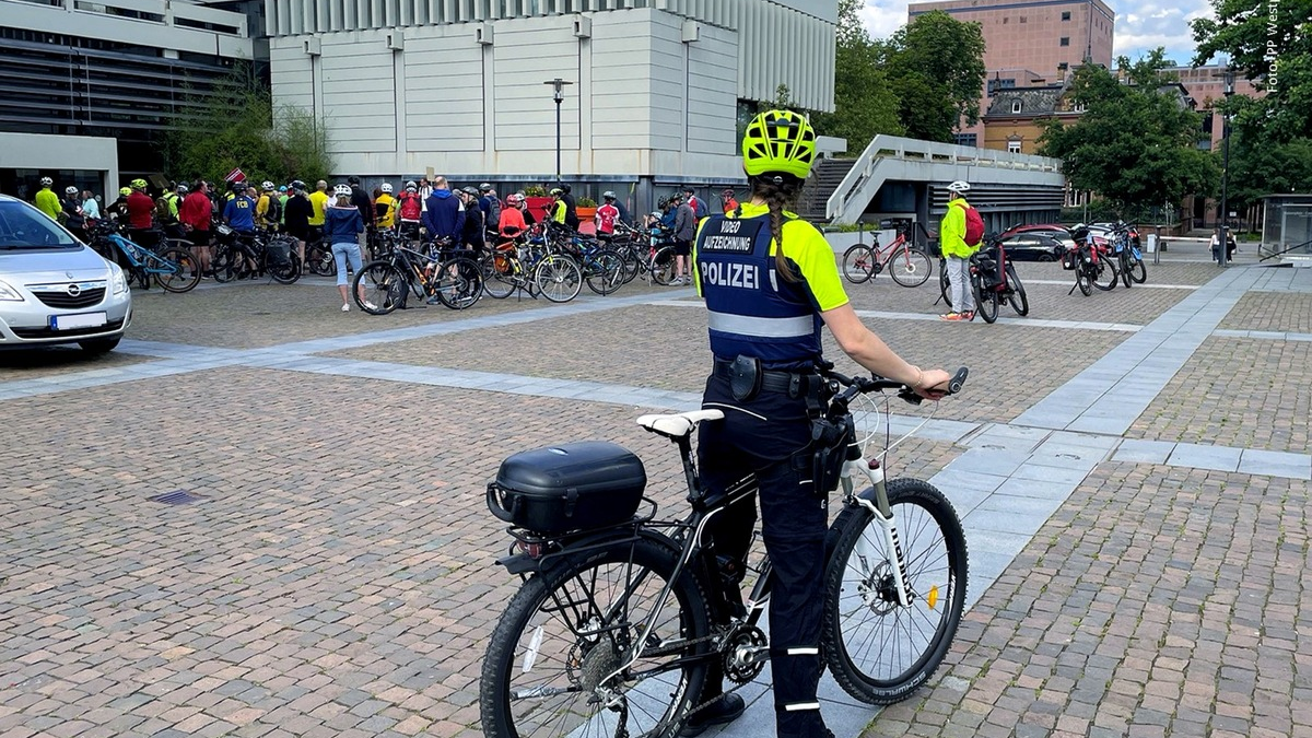 POL-PPWP: Mit dem Fahrrad auf Streife - Foto: presseportal.de