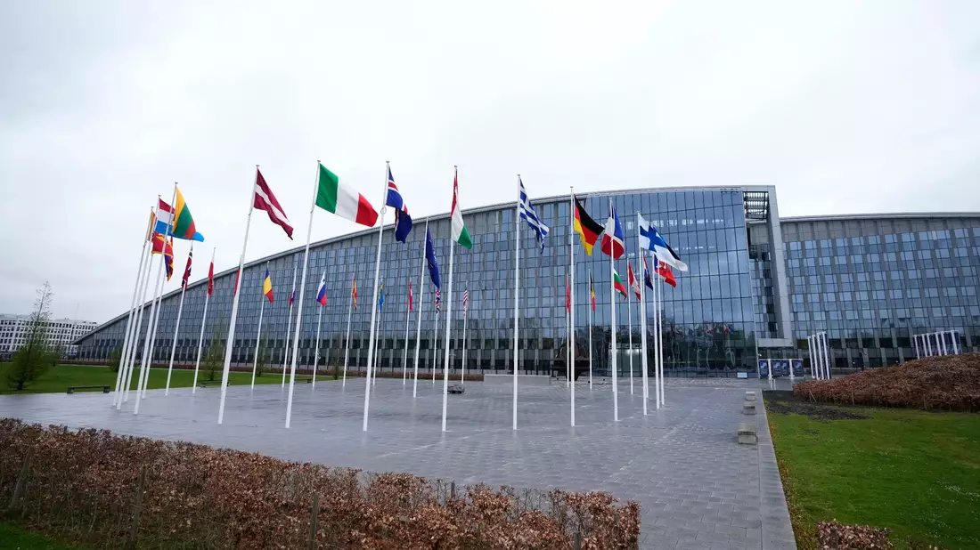 Das neue Projekt der Nato trägt den Namen «Nato Security Assistance and Training for Ukraine» (NSATU). - Bild: Virginia Mayo/AP/dpa