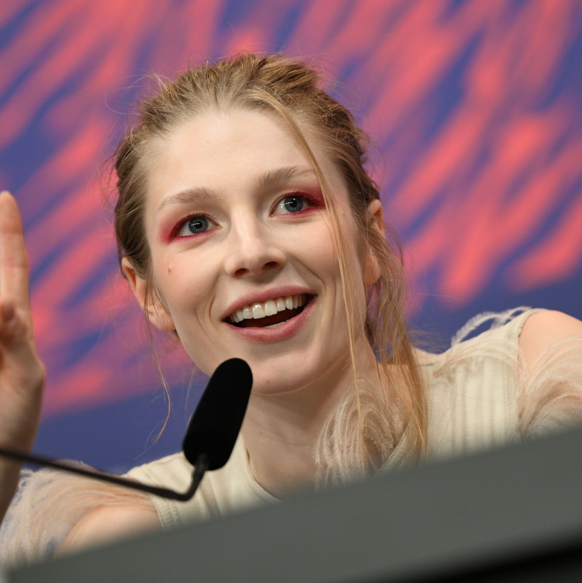 Hunter Schafer, unter anderem bekannt aus «Euphoria», spielt in der Science-Fiction-Saga mit. - Foto: Sebastian Gollnow/dpa