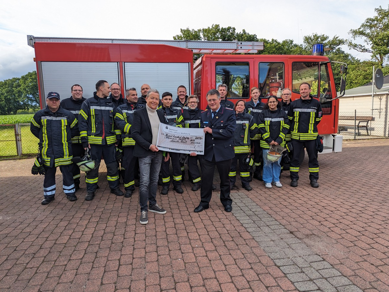 FW Celle: Reisebüro Jens Meyer unterstützt Herzensprojekt der Ortsfeuerwehr Bostel - Foto: presseportal.de