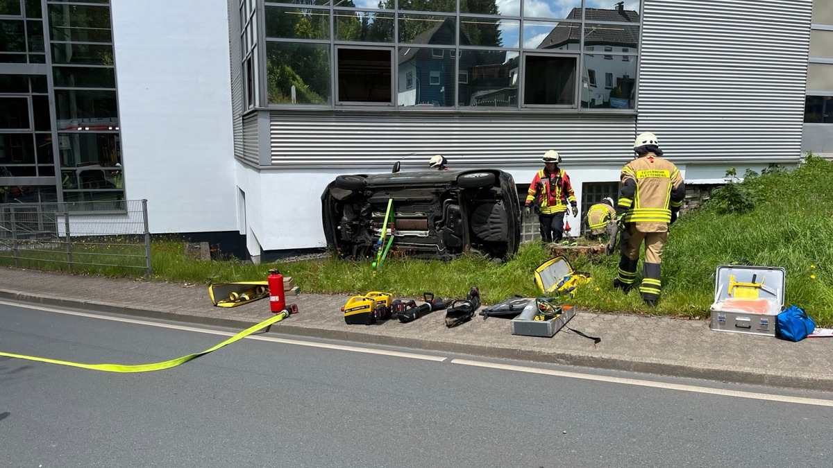FW-PL: Eingeklemmte Person nach Verkehrsunfall - Foto: presseportal.de