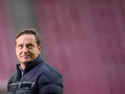Ein Neuanfang mit einem Trainer ohne BVB-Vergangenheit wäre womöglich besser gewesen, findet Horst Heldt. - Foto: Marius Becker/dpa
