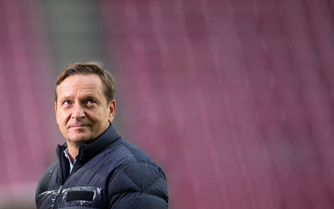 Ein Neuanfang mit einem Trainer ohne BVB-Vergangenheit wäre womöglich besser gewesen, findet Horst Heldt. - Foto: Marius Becker/dpa