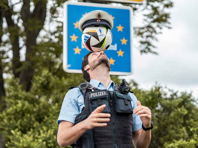 BPOL NRW: Auf Ballhöhe für die Fußball-Europameisterschaft - Bundespolizei in NRW ist umfassend vorbereitet für das sportliche Großereignis - EINLADUNG zu MEDIENTERMINEN! - Foto: presseportal.de