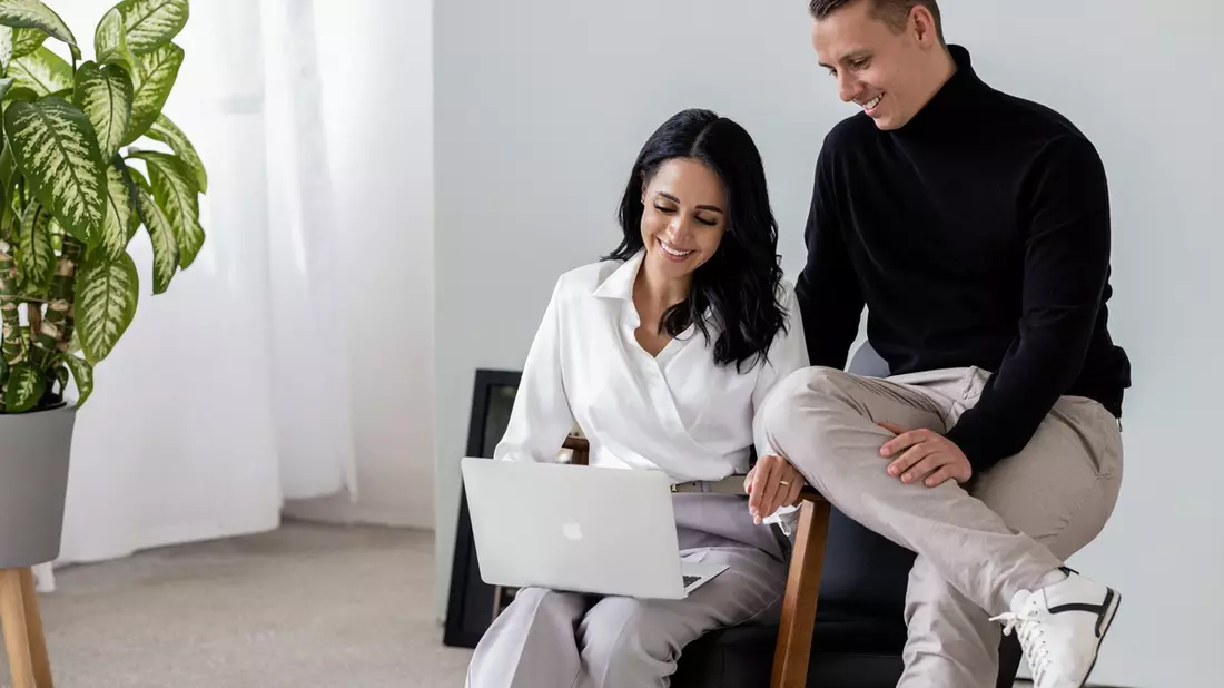 Michael und Lobna Schafhauser von der Schafhauser & Schafhauser Consulting GmbH: Wie der nebenberufliche Start ins Copywriting Business gelingt - Bild: presseportal.de
