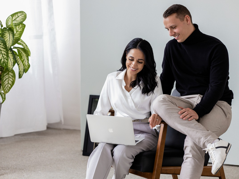 Michael und Lobna Schafhauser von der Schafhauser & Schafhauser Consulting GmbH: Wie der nebenberufliche Start ins Copywriting Business gelingt - Foto: presseportal.de