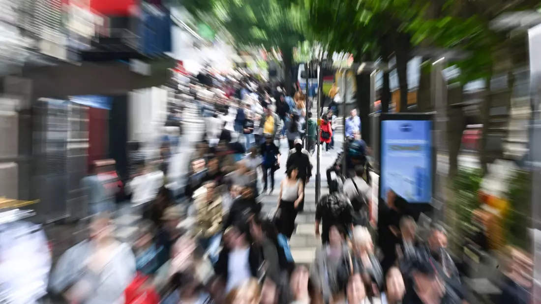 Der Konsum der Verbraucher ist die größte Hoffnung für die schwächelnde deutsche Wirtschaft. (Archivbild)
 - Bild: Bernd Weißbrod/dpa